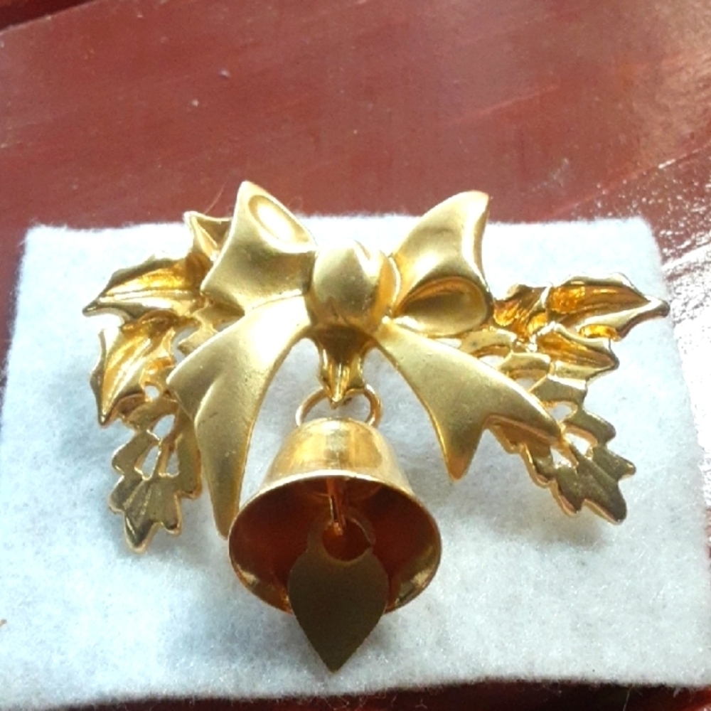 Gold Tone Bow and Bell Brooch